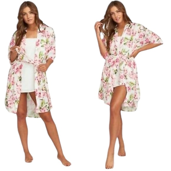 Show Me Your MuMu Floral Robe - Picture 1 of 6